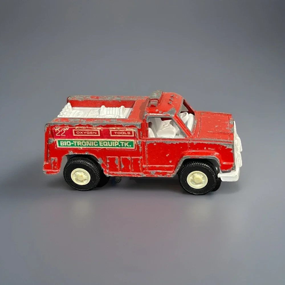 VTG 70's Tootsie Toy Bio-tonic Equipment‎ Red Fire Engine Tank